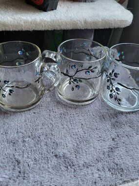 VINTAGE LIBBEY BLUE BERRY VINE DESIGN GLASS COFFEE MUGS SET OF 3 RARE FIND